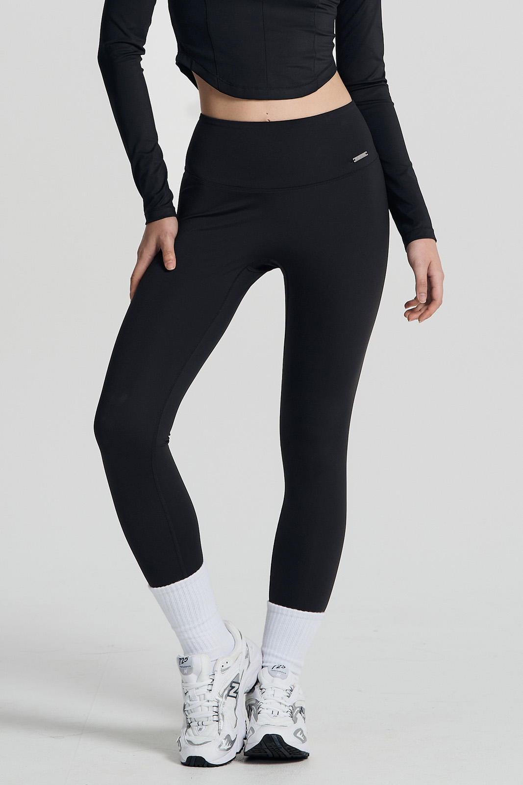 우먼스 서포트 웜업 레깅스 (Black)